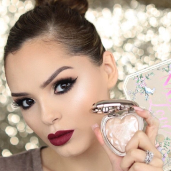 TOO FACED Love Light BLINDED BY LIGHT Highlighter - Picture 12 of 14